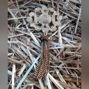 Large Gold Tone Rope Design Brooch